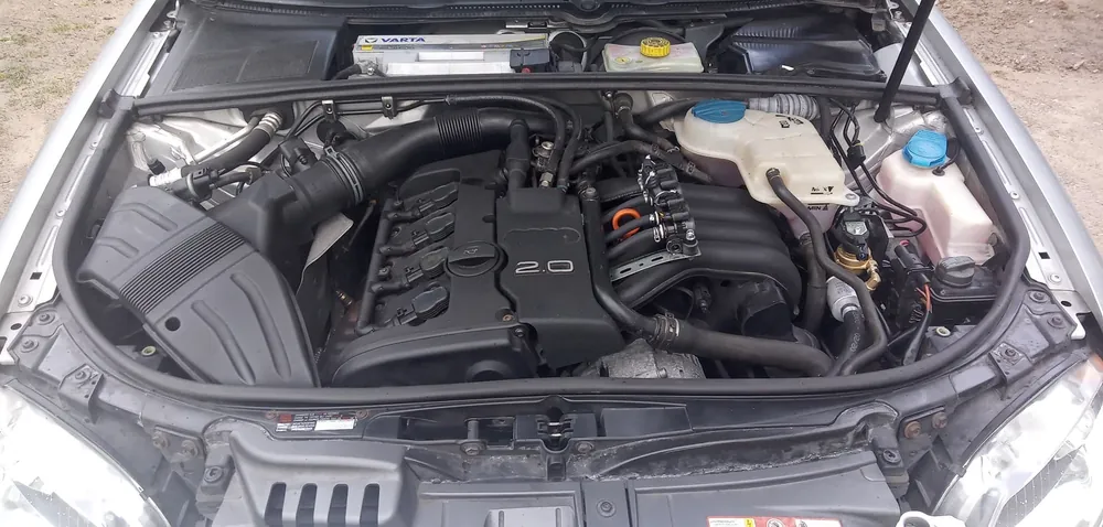 Komora silnika z instalacją gazową LPG